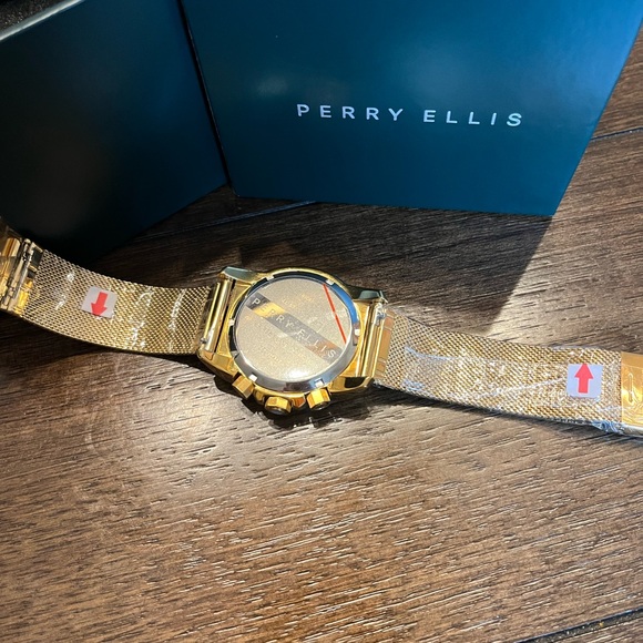 Perry Ellis Watch - Picture 5 of 6